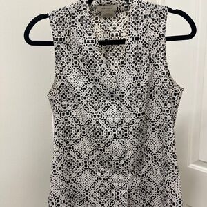 Sleeveless blouse VanHeusen size xs